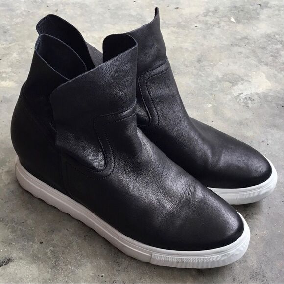 J/SLIDES Posh Hidden Wedge Round Toe Platform Sneaker Black Leather - Picture 2 of 7